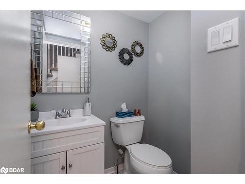 9 Cuthbert Street, Barrie, ON - Indoor Photo Showing Bathroom