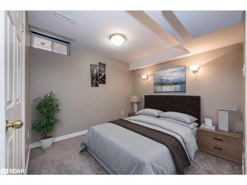 9 Cuthbert Street, Barrie, ON - Indoor Photo Showing Bedroom