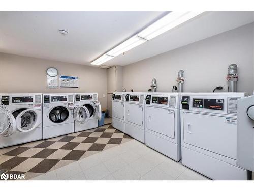 103-414 Blake Street, Barrie, ON - Indoor Photo Showing Laundry Room