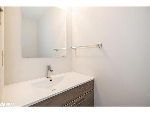 9 Briarwood Drive, Alliston, ON - Indoor Photo Showing Bathroom