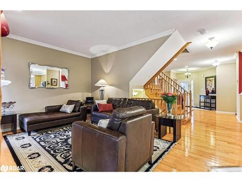 146 Whitby Shores Greenway, Whitby, ON - Indoor Photo Showing Living Room