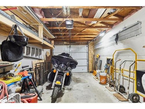 81 Laird Drive, Lindsay Twp, ON - Indoor Photo Showing Garage