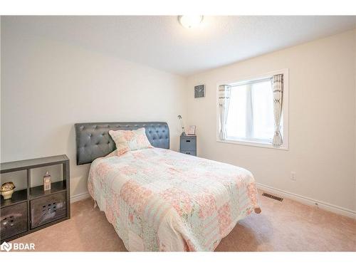 56 Oliver'S Mill Road, Barrie, ON - Indoor Photo Showing Bedroom