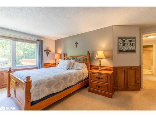 116 Herrell Avenue, Barrie, ON - Indoor Photo Showing Bedroom