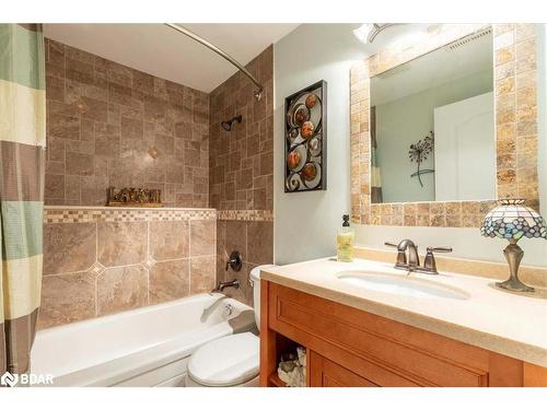 116 Herrell Avenue, Barrie, ON - Indoor Photo Showing Bathroom