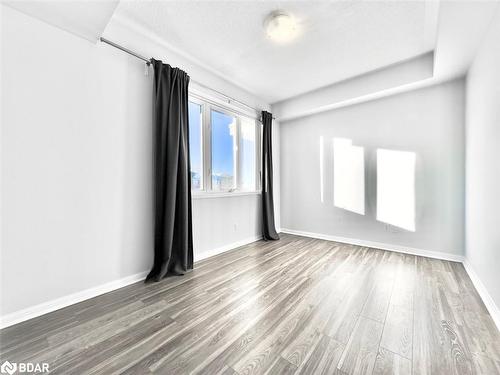 309-5705 Long Valley Road, Mississauga, ON - Indoor Photo Showing Kitchen