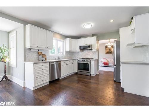 1602 Kale Drive, Innisfil, ON - Indoor Photo Showing Kitchen