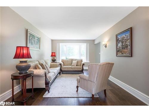 1602 Kale Drive, Innisfil, ON - Indoor Photo Showing Living Room