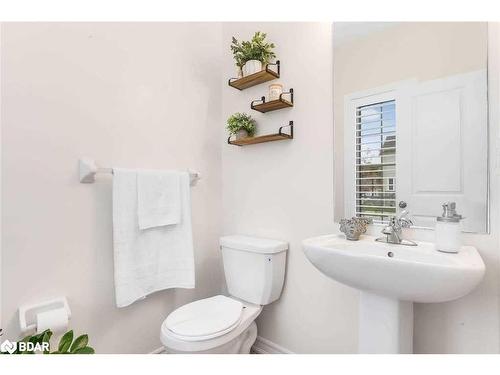 214 Isabella Drive, Orillia, ON - Indoor Photo Showing Bathroom