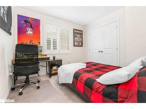 214 Isabella Drive, Orillia, ON - Indoor Photo Showing Bedroom