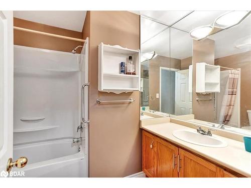 65 Meadow Heights Drive, Bracebridge, ON - Indoor Photo Showing Bathroom