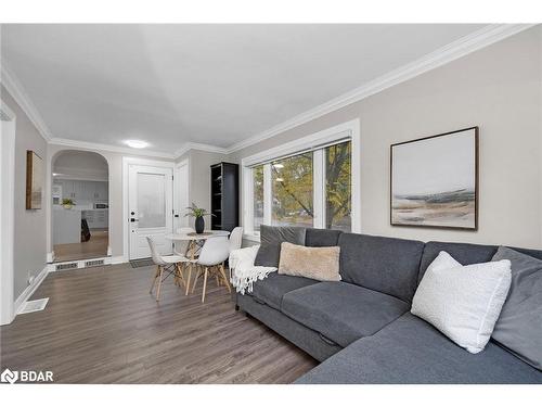 60 Ontario Street, Halton Hills, ON - Indoor Photo Showing Living Room