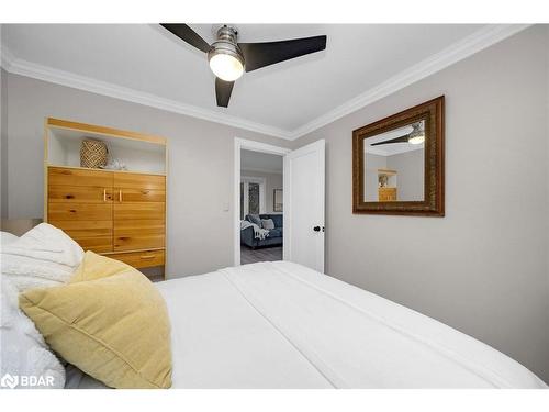 60 Ontario Street, Halton Hills, ON - Indoor Photo Showing Bedroom