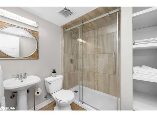 60 Ontario Street, Halton Hills, ON - Indoor Photo Showing Bathroom