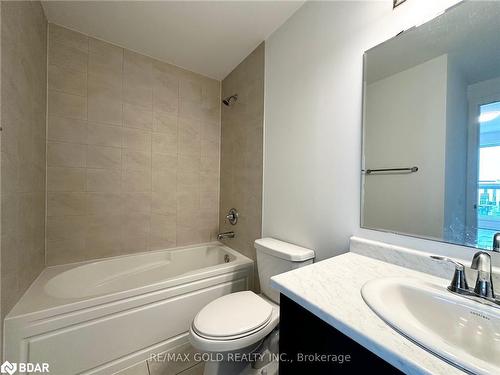 304-95 Dundas Street W, Oakville, ON - Indoor Photo Showing Bathroom