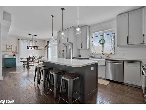 202 Clarence Street, Stayner, ON - Indoor Photo Showing Kitchen With Upgraded Kitchen