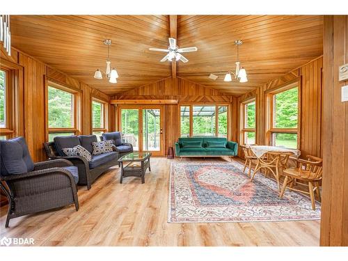 1755 Golf Link Road, Tiny, ON - Indoor Photo Showing Living Room