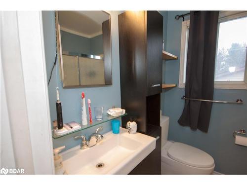 17 Mcconkey Place, Barrie, ON - Indoor Photo Showing Bathroom