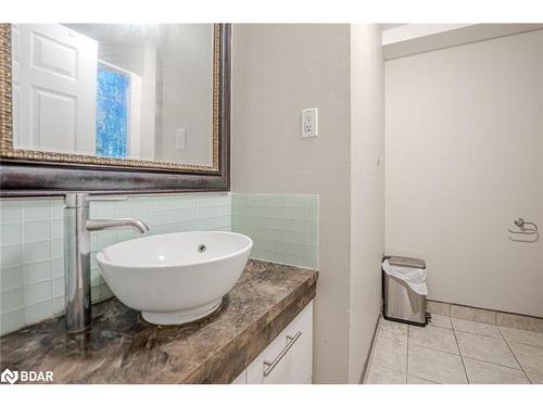 Lower-69 Moir Crescent, Barrie, ON - Indoor Photo Showing Bathroom