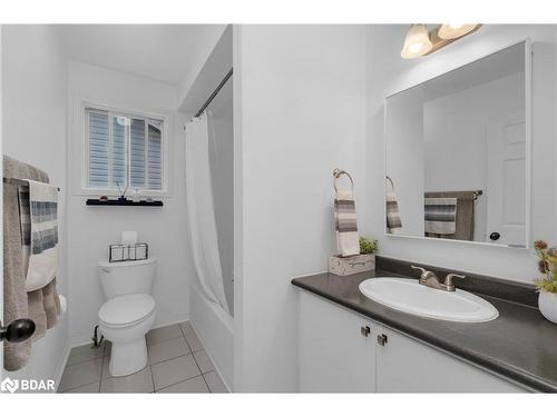 30 Frontier Avenue, Orillia, ON - Indoor Photo Showing Bathroom