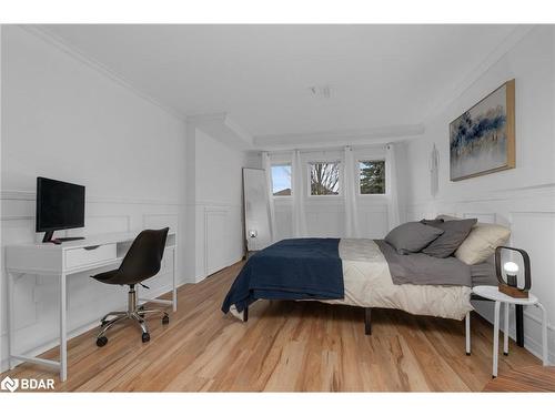 30 Frontier Avenue, Orillia, ON - Indoor Photo Showing Bedroom