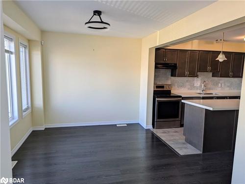 99 Frank'S Way, Barrie, ON - Indoor Photo Showing Kitchen