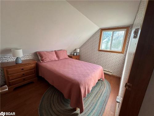 21 Coppercliff Crescent, Tiny, ON - Indoor Photo Showing Bedroom