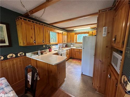 21 Coppercliff Crescent, Tiny, ON - Indoor Photo Showing Kitchen