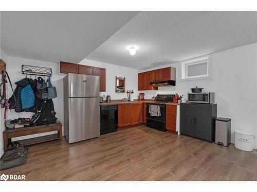 Lower-194 Country Lane, Barrie, ON - Indoor Photo Showing Kitchen