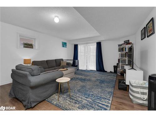 Lower-194 Country Lane, Barrie, ON - Indoor Photo Showing Living Room