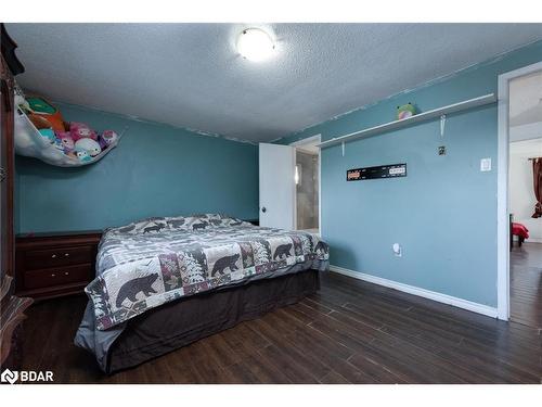 2 Fletcher Drive, Barrie, ON - Indoor Photo Showing Bedroom