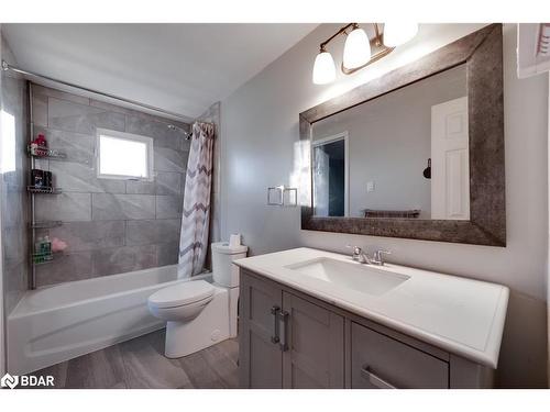 2 Fletcher Drive, Barrie, ON - Indoor Photo Showing Bathroom