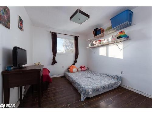 2 Fletcher Drive, Barrie, ON - Indoor Photo Showing Bedroom