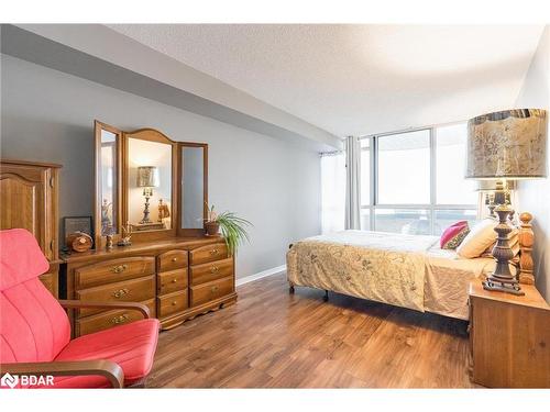 809-1655 Pickering Parkway, Pickering, ON - Indoor Photo Showing Bedroom