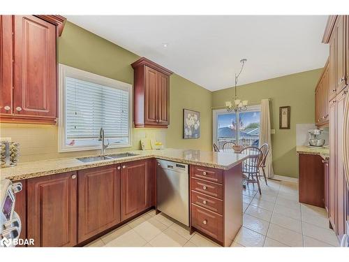 14 Arch Brown Court, Barrie, ON - Indoor Photo Showing Kitchen