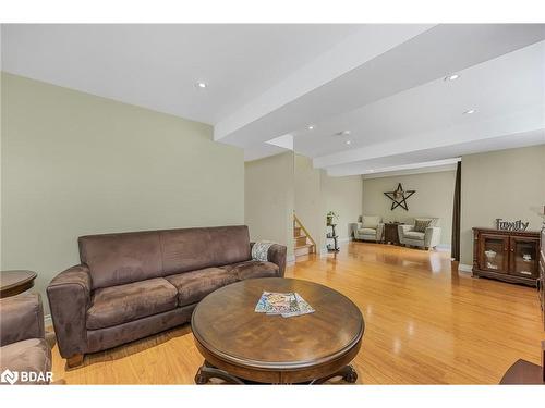 14 Arch Brown Court, Barrie, ON - Indoor Photo Showing Living Room