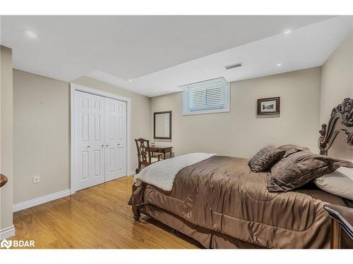 14 Arch Brown Court, Barrie, ON - Indoor Photo Showing Bedroom