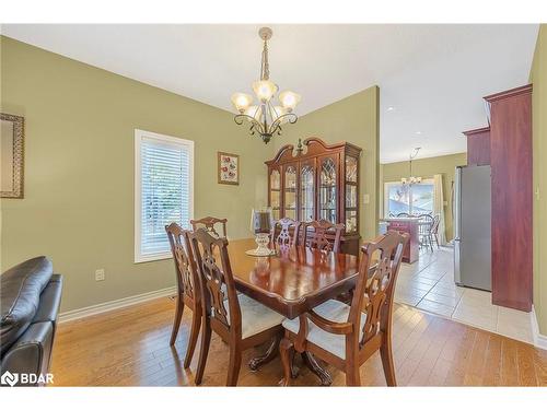 14 Arch Brown Court, Barrie, ON - Indoor Photo Showing Dining Room