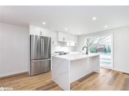 50 Rundle Crescent, Barrie, ON - Indoor Photo Showing Kitchen