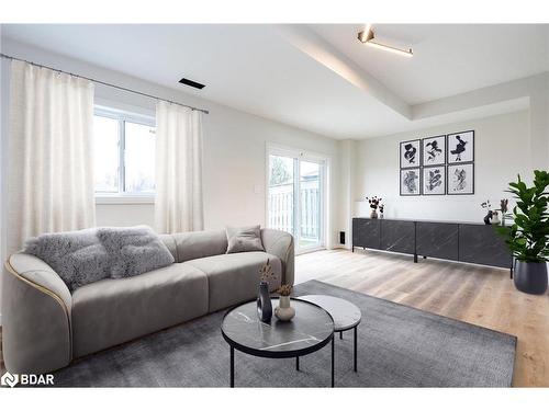 50 Rundle Crescent, Barrie, ON - Indoor Photo Showing Living Room