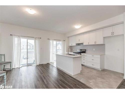 14 Hills Thistle Drive, Wasaga Beach, ON - Indoor Photo Showing Kitchen