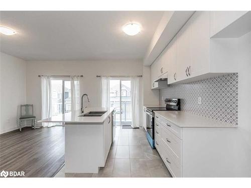 14 Hills Thistle Drive, Wasaga Beach, ON - Indoor Photo Showing Kitchen With Double Sink