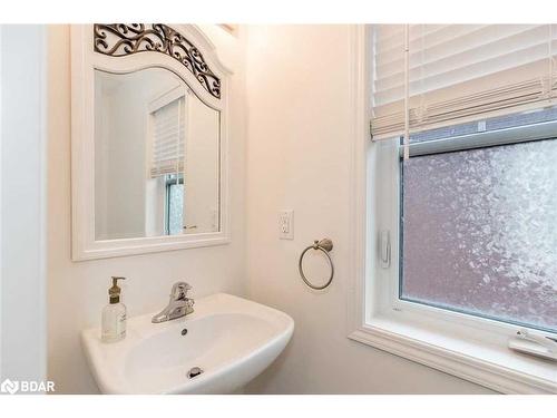 14 Hills Thistle Drive, Wasaga Beach, ON - Indoor Photo Showing Bathroom