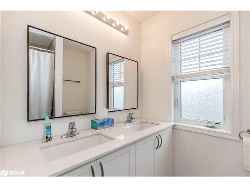 14 Hills Thistle Drive, Wasaga Beach, ON - Indoor Photo Showing Bathroom