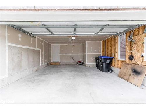 14 Hills Thistle Drive, Wasaga Beach, ON - Indoor Photo Showing Garage