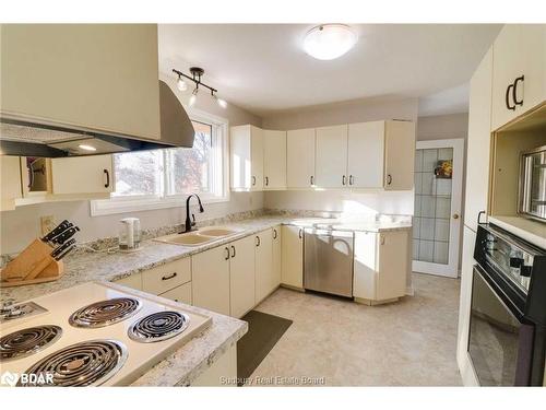 1399 Woodbine Avenue, Sudbury, ON - Indoor Photo Showing Kitchen With Double Sink