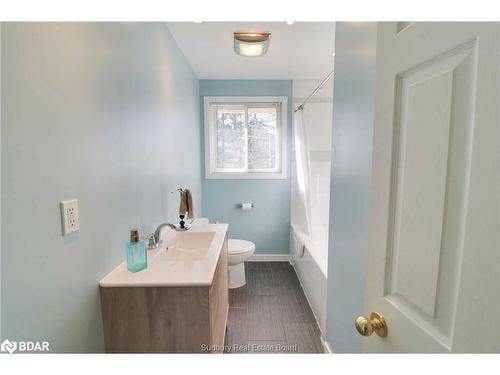 1399 Woodbine Avenue, Sudbury, ON - Indoor Photo Showing Bathroom