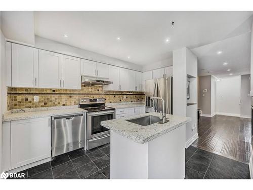 573 Skinner Avenue, Newmarket, ON - Indoor Photo Showing Kitchen With Stainless Steel Kitchen With Upgraded Kitchen