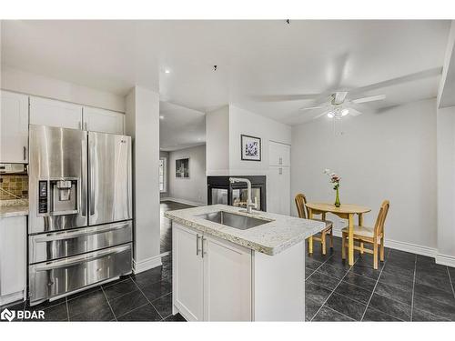 573 Skinner Avenue, Newmarket, ON - Indoor Photo Showing Kitchen