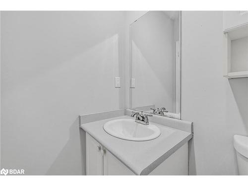 573 Skinner Avenue, Newmarket, ON - Indoor Photo Showing Bathroom